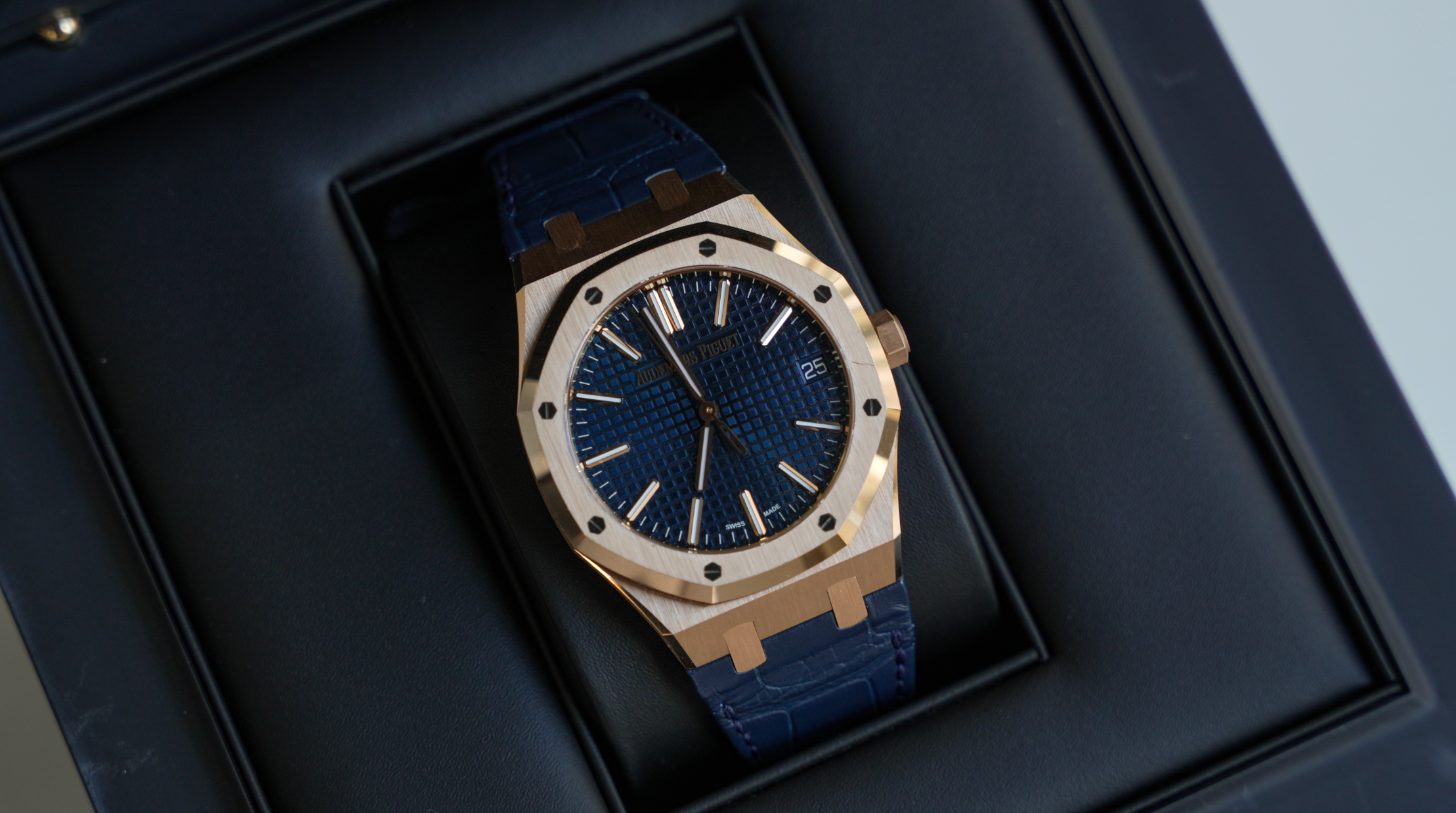 Audemars Piguet Royal Oak Selfwinding "50th Anniversary" 41mm – Blue Dial | 18K Rose Gold ( Year 2024 to 2025)Ref. 15510OR.OO.D315CR.01)