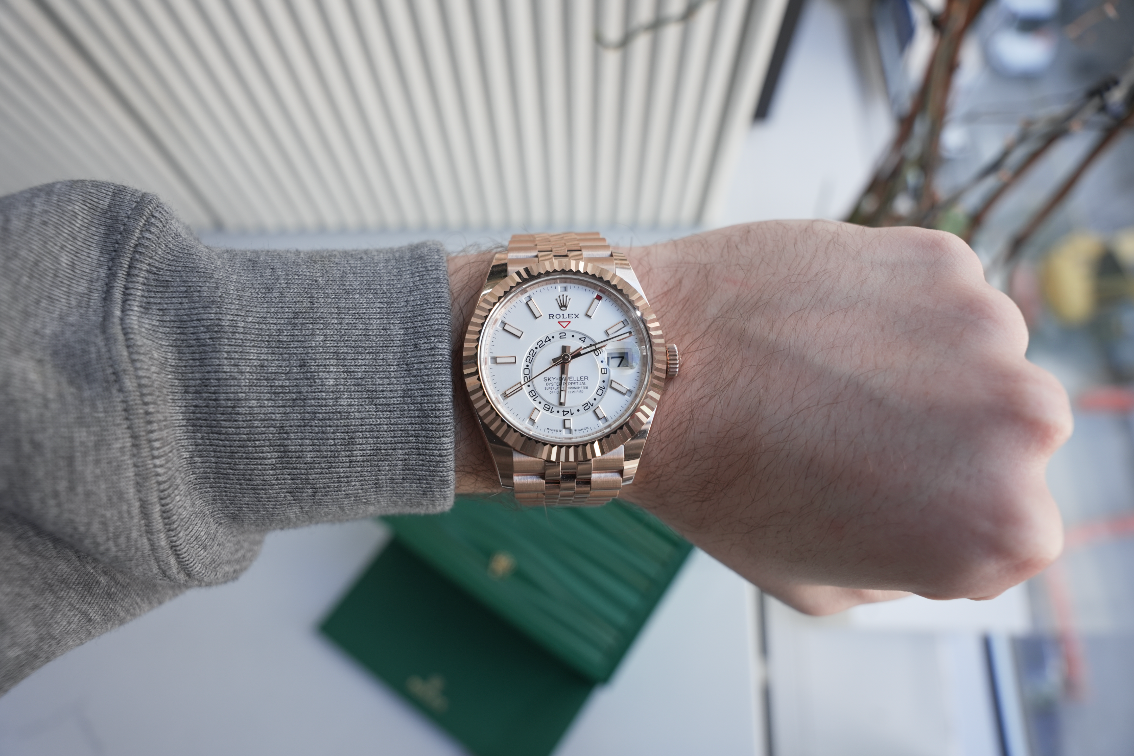 Rolex Sky-Dweller 42mm Everose Gold – White Dial – Ref. 336935 (Jubilee Bracelet)