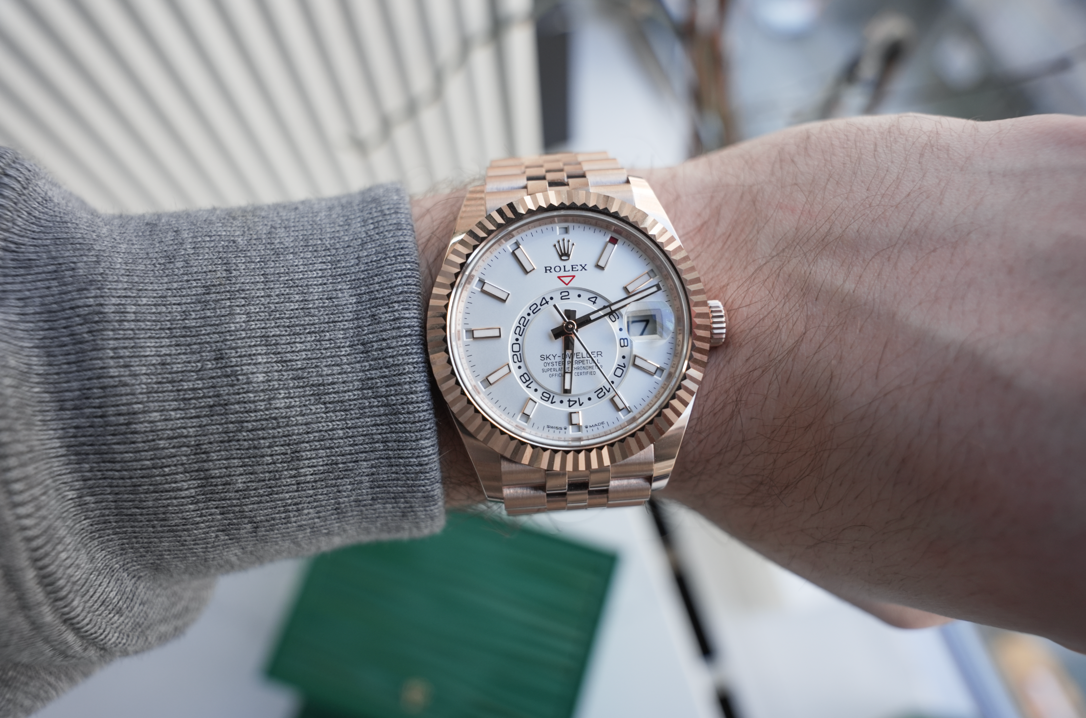 Rolex Sky-Dweller 42mm Everose Gold – White Dial – Ref. 336935 (Jubilee Bracelet)
