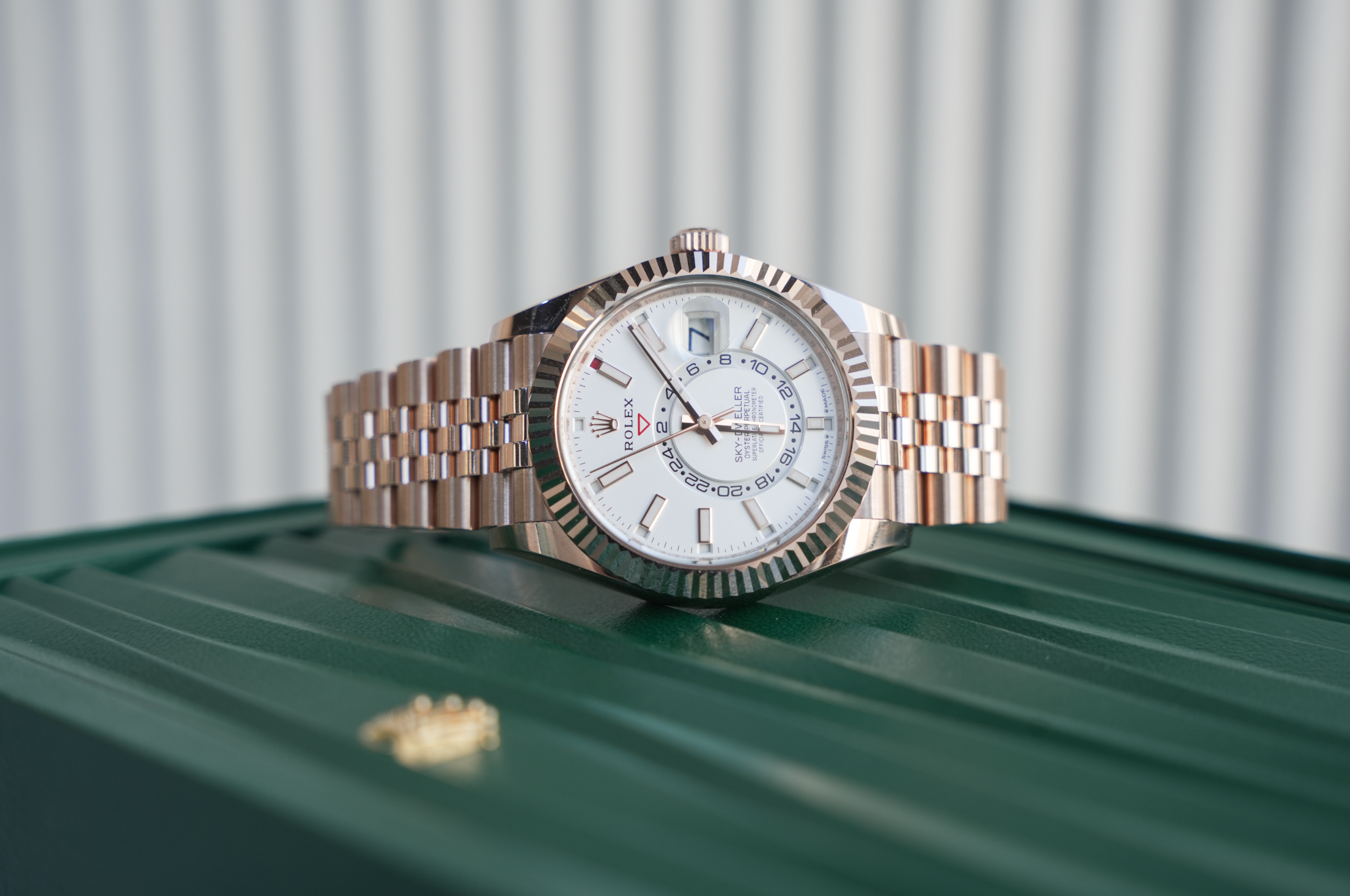 Rolex Sky-Dweller 42mm Everose Gold – White Dial – Ref. 336935 (Jubilee Bracelet)