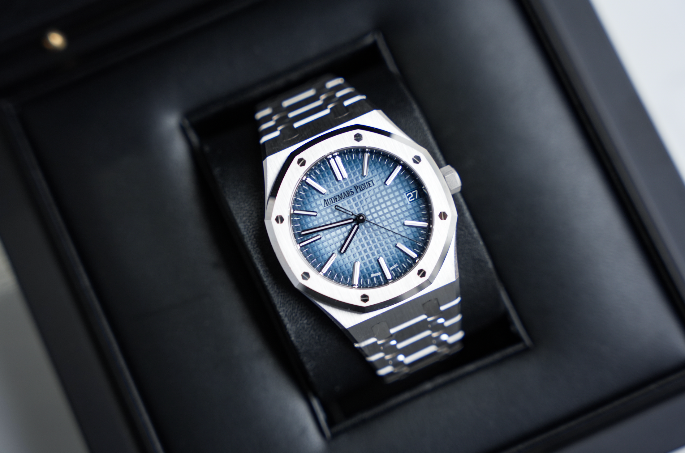 Audemars Piguet Royal Oak 41mm White Gold Smoked Blue Dial 15510BC
