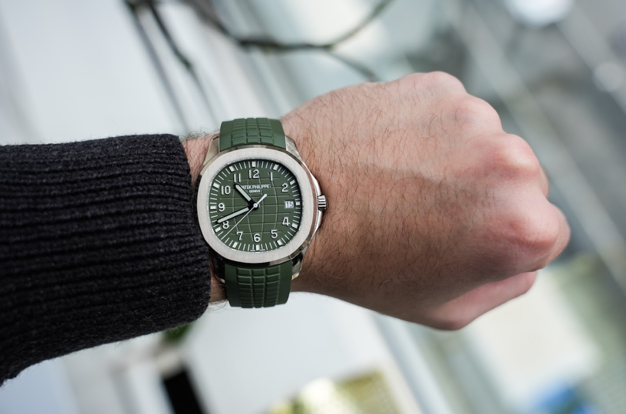 Patek Philippe Aquanaut 5168G-010 42.2mm 18K White Gold Khaki Green Dial