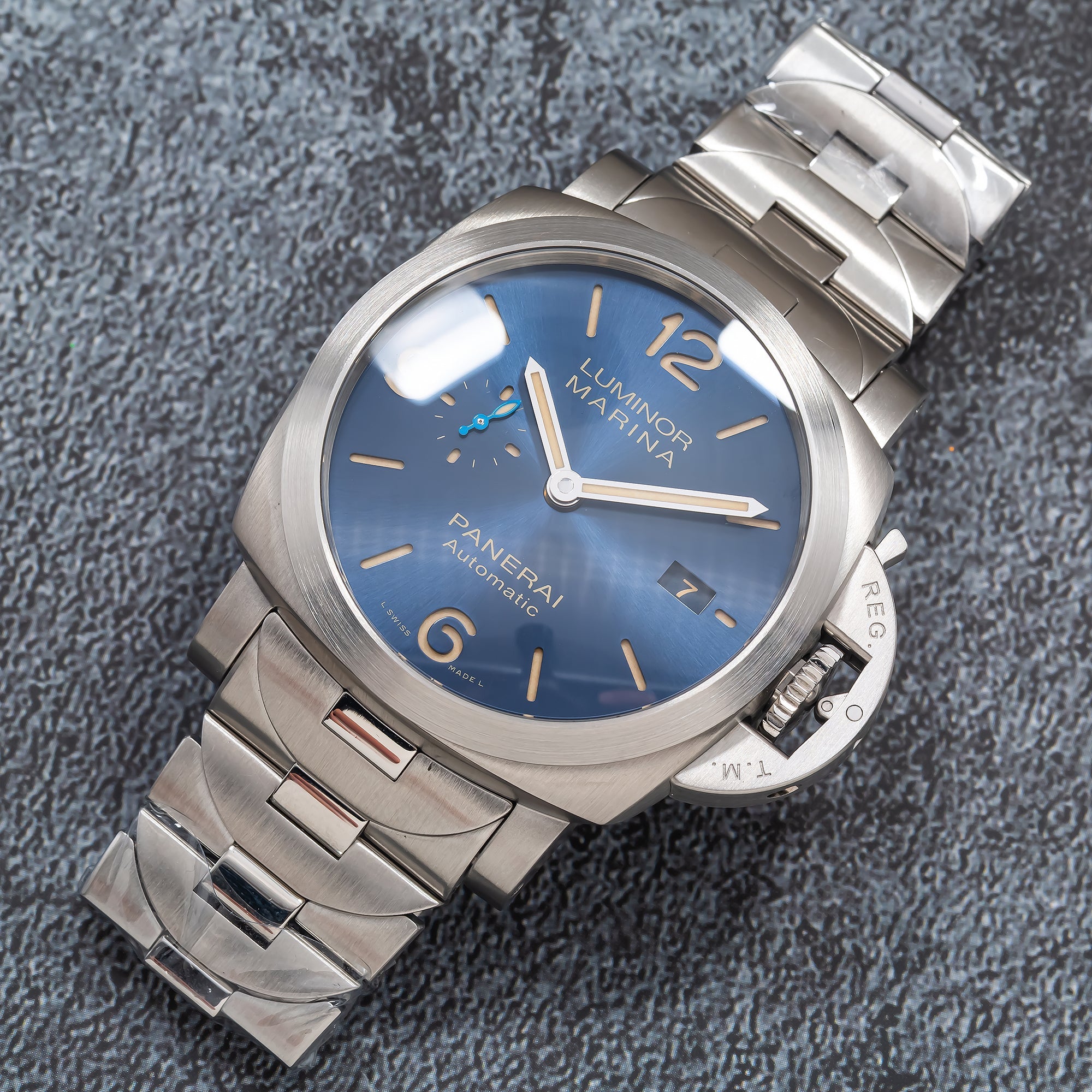 Panerai Luminor Marina PAM01058 44MM Blue Dial With Stainless Steel Bracelet