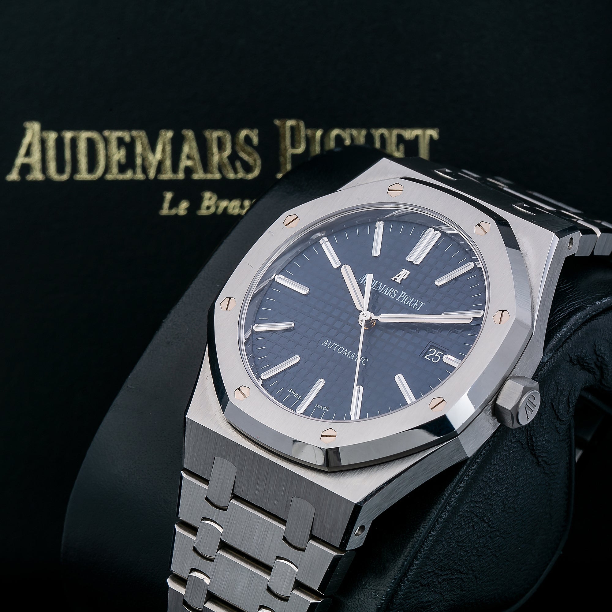 Audemars Piguet Royal Oak Selfwinding 15400ST 41MM Blue Dial With Stainless Steel Bracelet